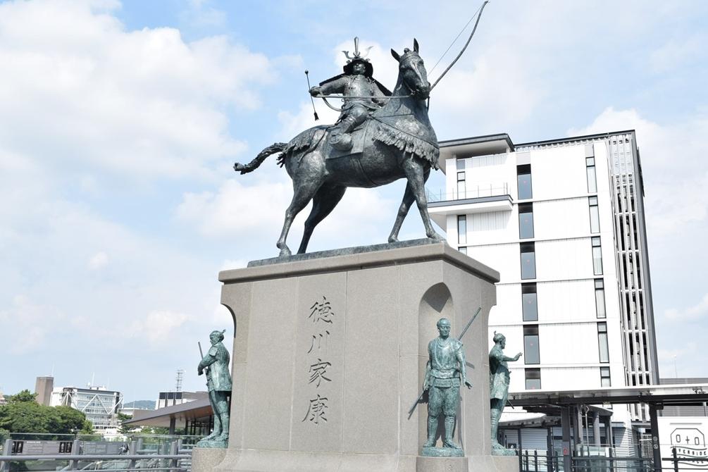 制作：神戸峰男