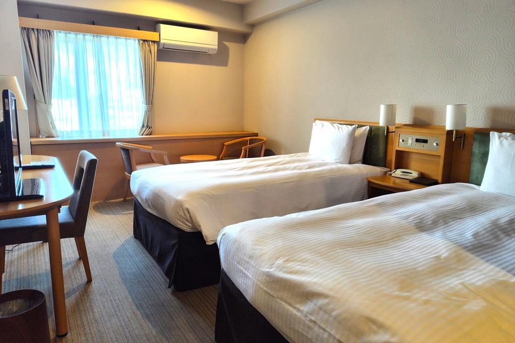 ツインルームの一例：全室Serta(サータ)社製のベッド使用