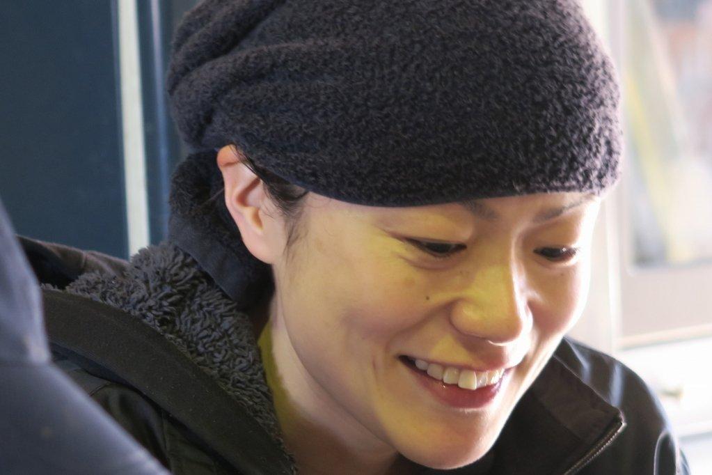 日本初の女性石職人、上野梓さん