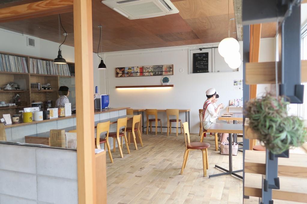 明るくておしゃれな店内　　時間を忘れてゆっくりしちゃいます