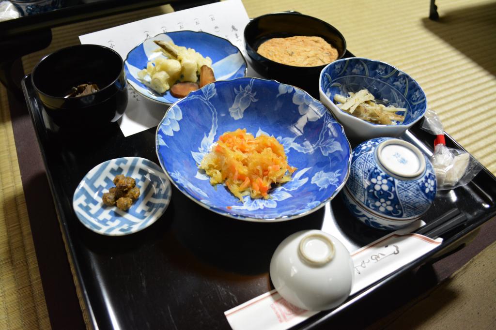鎌倉時代の献立が今も伝わる、他では食べられない料理です。