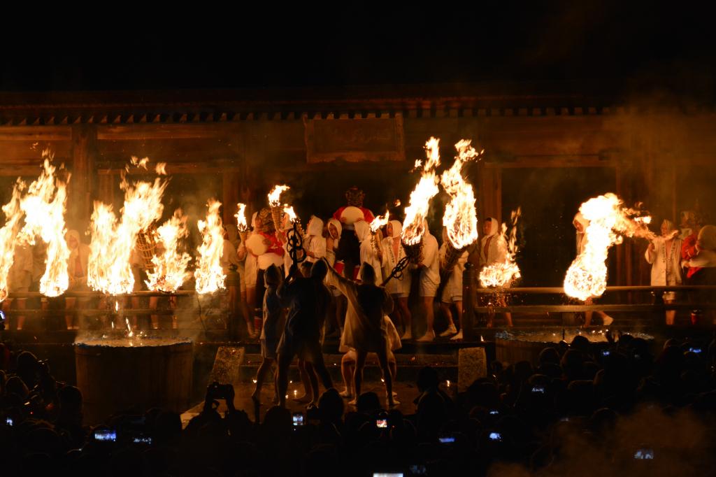 そしてクライマックス！いよいよ火祭りの開始です！