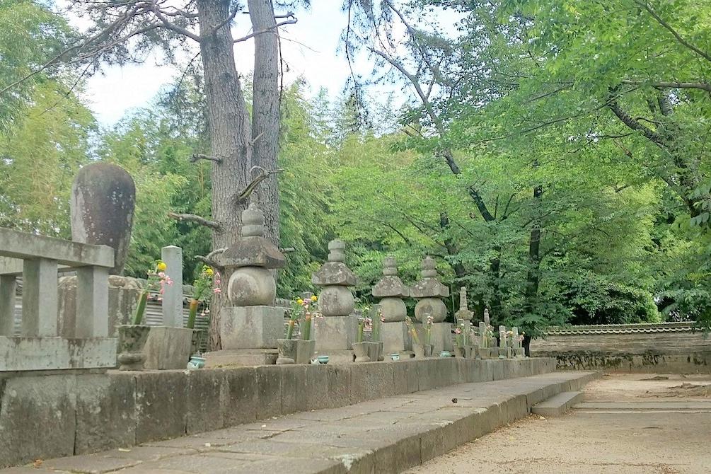 大樹寺：松平家八代の墓