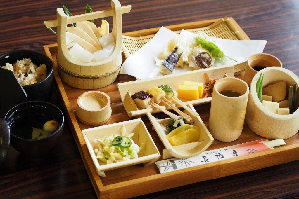 お食事／真福寺の竹膳料理