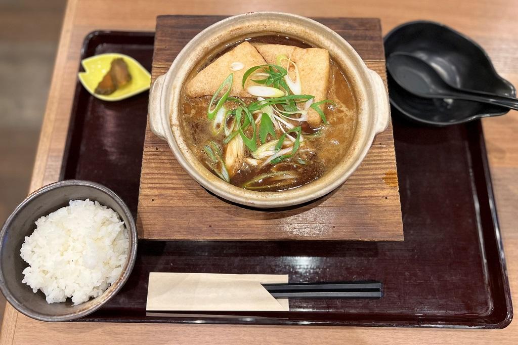 八丁味噌煮込みうどんセット：八丁味噌とこだわりだしをブレンド！