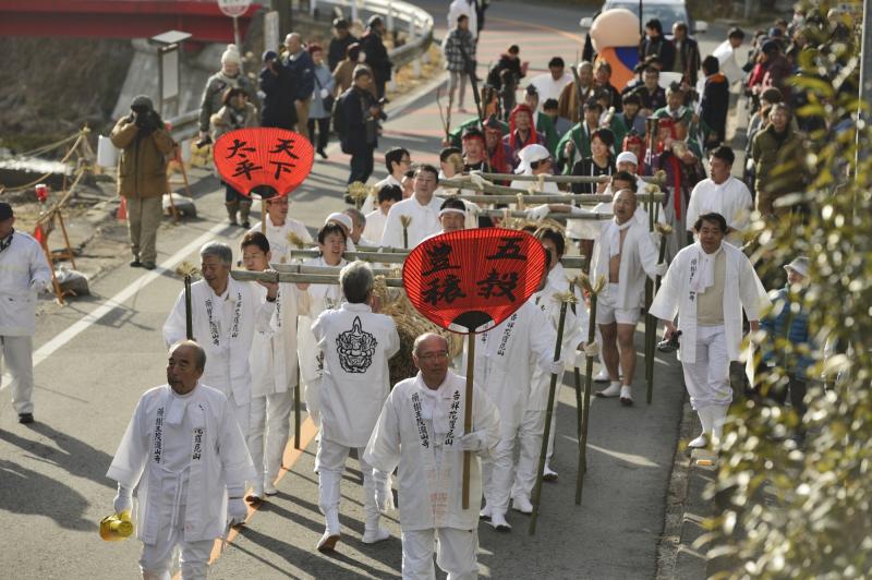 瀧山寺鬼祭り（行列）