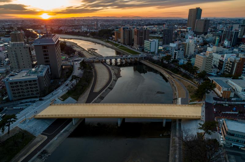 桜城橋（空撮・夕日）